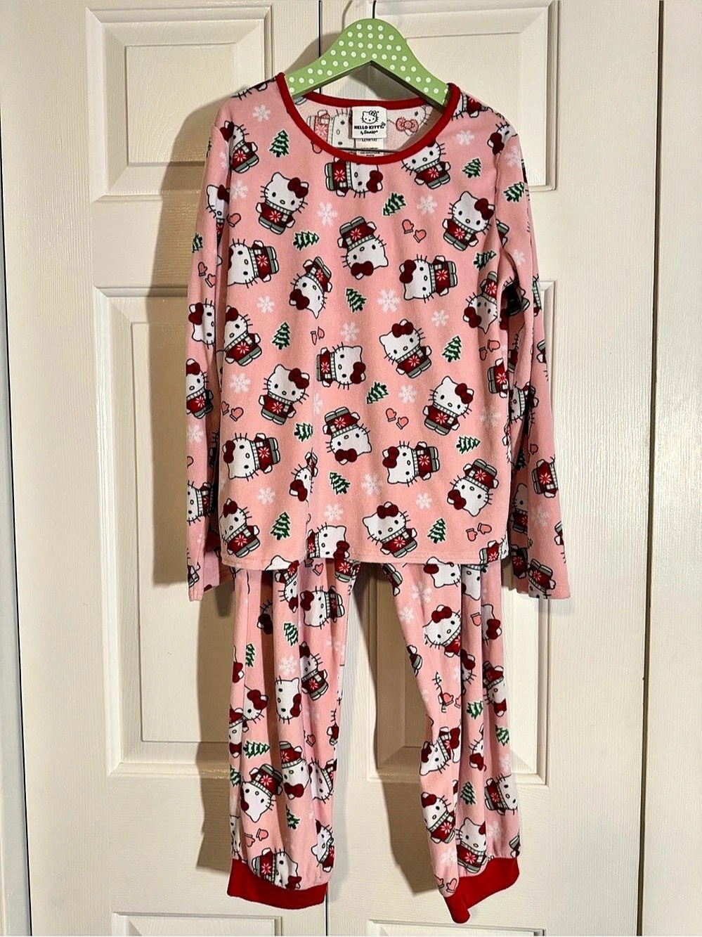 Hello Kitty pajama set Girls Large Pink